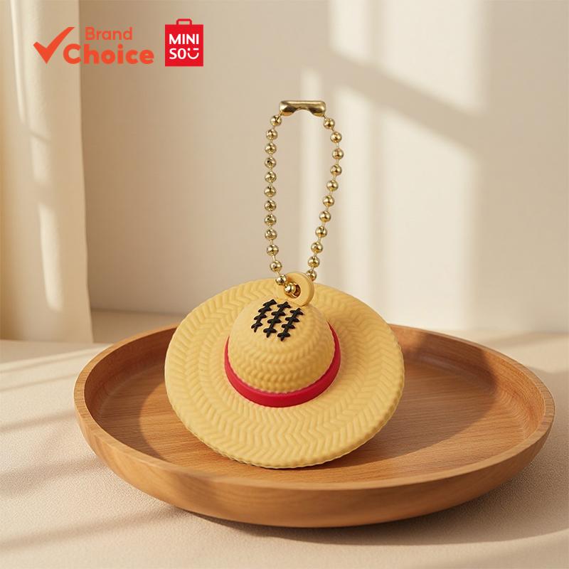 MINISO ชุดพวงกุญแจหมวกสะสมสนุก One Piece - (ช็อปกเกอร์) ขนาด 4.5ซม. × 3.5ซม.