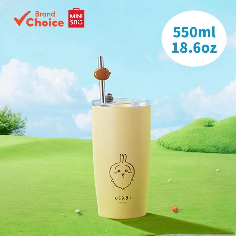 MINISO ซีรีส์ chiikawa - ถ้วยสแตนเลสพร้อมหลอดลายกระต่าย ความจุ 550 มล. แก้วน้ําขนาดใหญ่ลายการ์ตูนน่ารักสําหรับเดินทาง แก้วเก็บความร้อนแบบพกพา ขวดน้ําสําหรับดื่ม ขนาด 7 ซม. x 7 ซม. x 17 ซม.