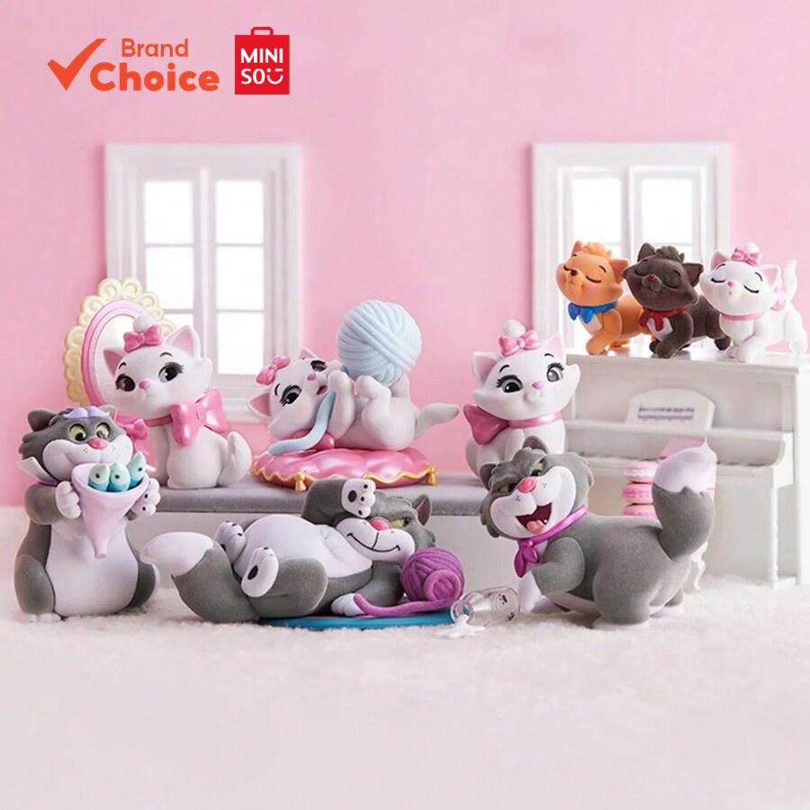 MINISO ดิสนีย์ "แมวขนฟูนุ่ม" ซีรีส์ - ฟิกเกอร์กล่องสุ่มมารีสุดน่ารักและนุ่มนิ่ม พร้อมเพื่อน ๆ ขนาด 8 ซม. × 8 ซม. × 12 ซม. (จัดส่งแบบสุ่ม)