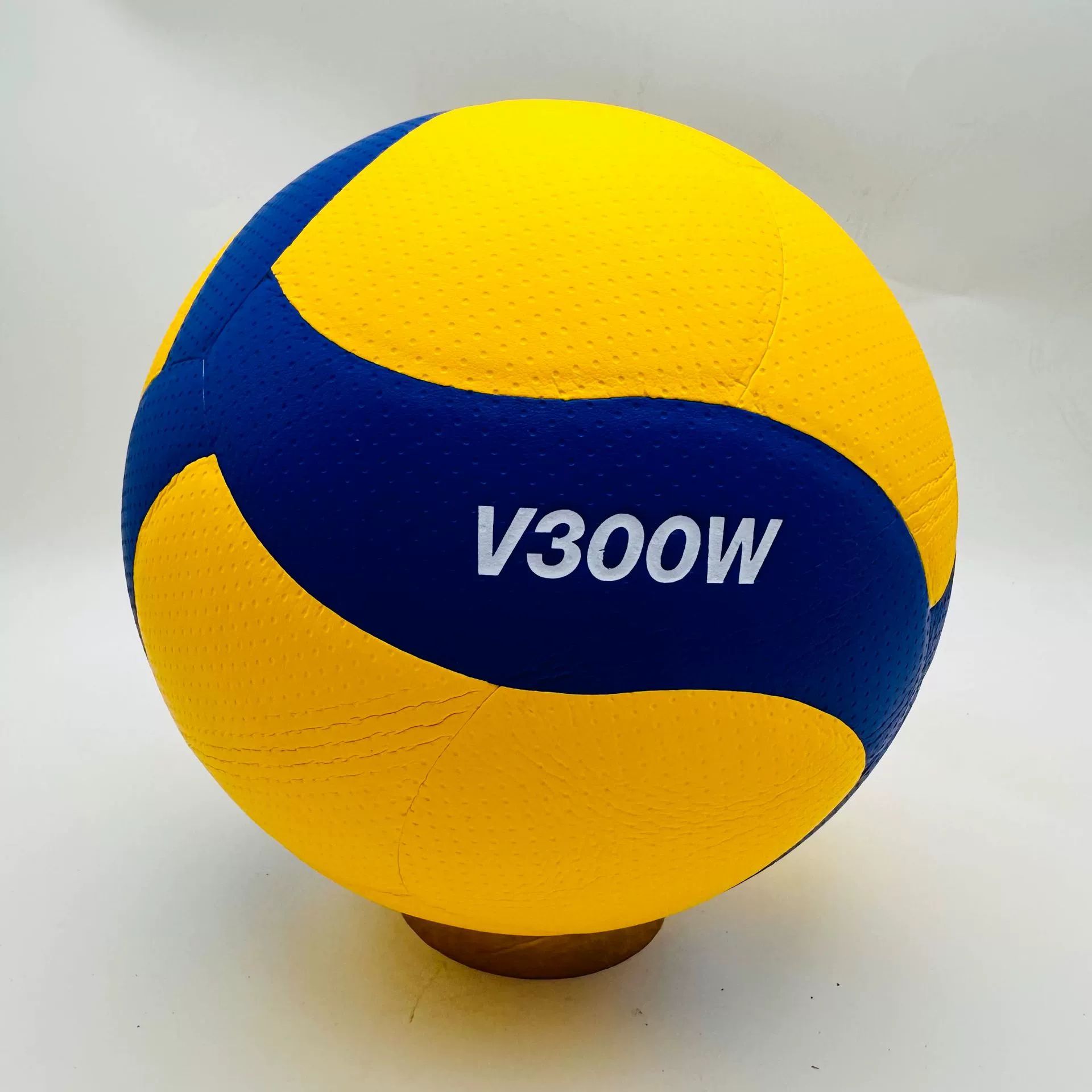 วอลเลย์บอล V300W - วัสดุหนัง PU วอลเลย์บอลนุ่มพิเศษ