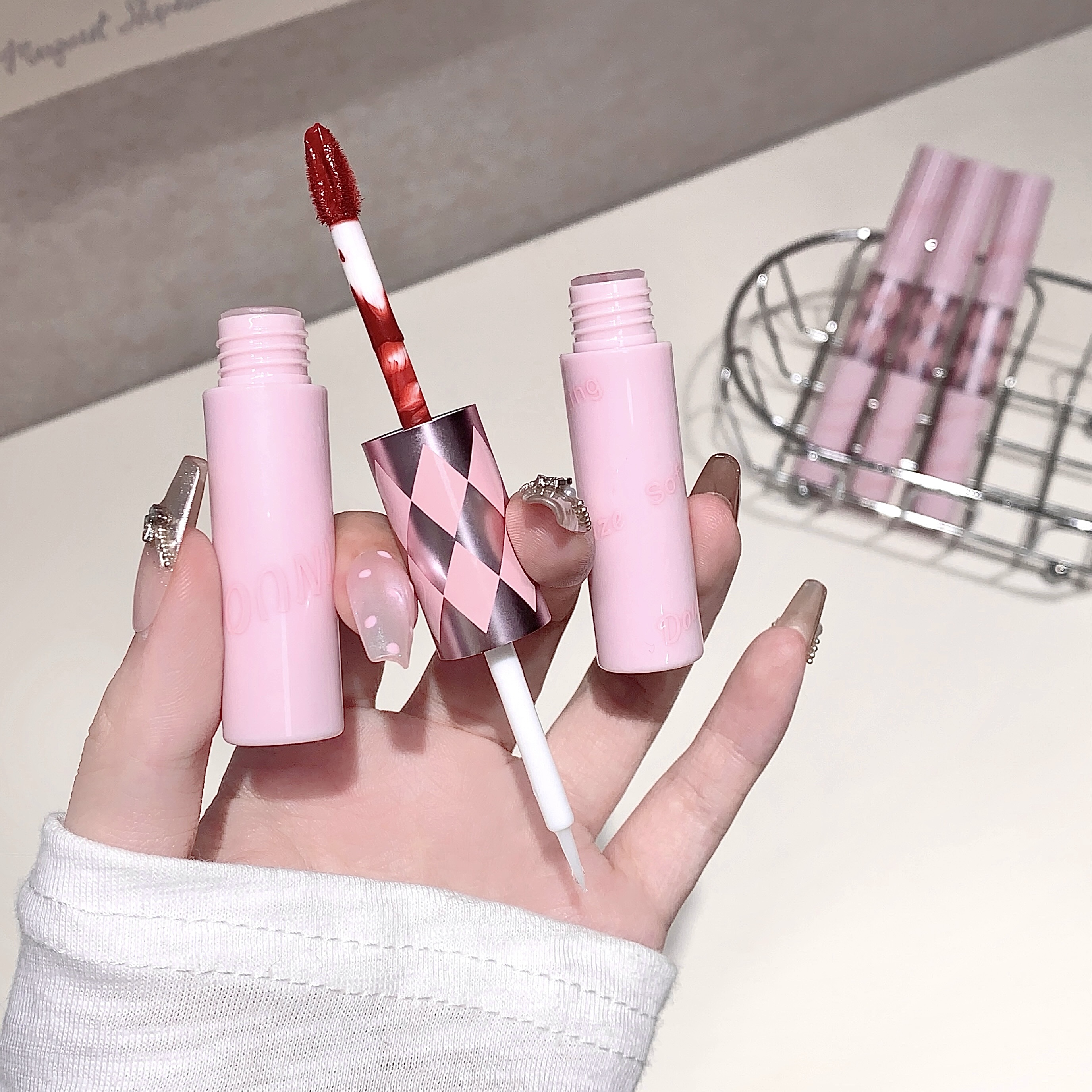 ลิปกลอสสองหัว เนื้อแมตต์ ติดทนนาน 24 ชั่วโมง กันน้ํา น้ําหนักเบา 4 เฉดสี เมคอัพ - รูปที่ 3