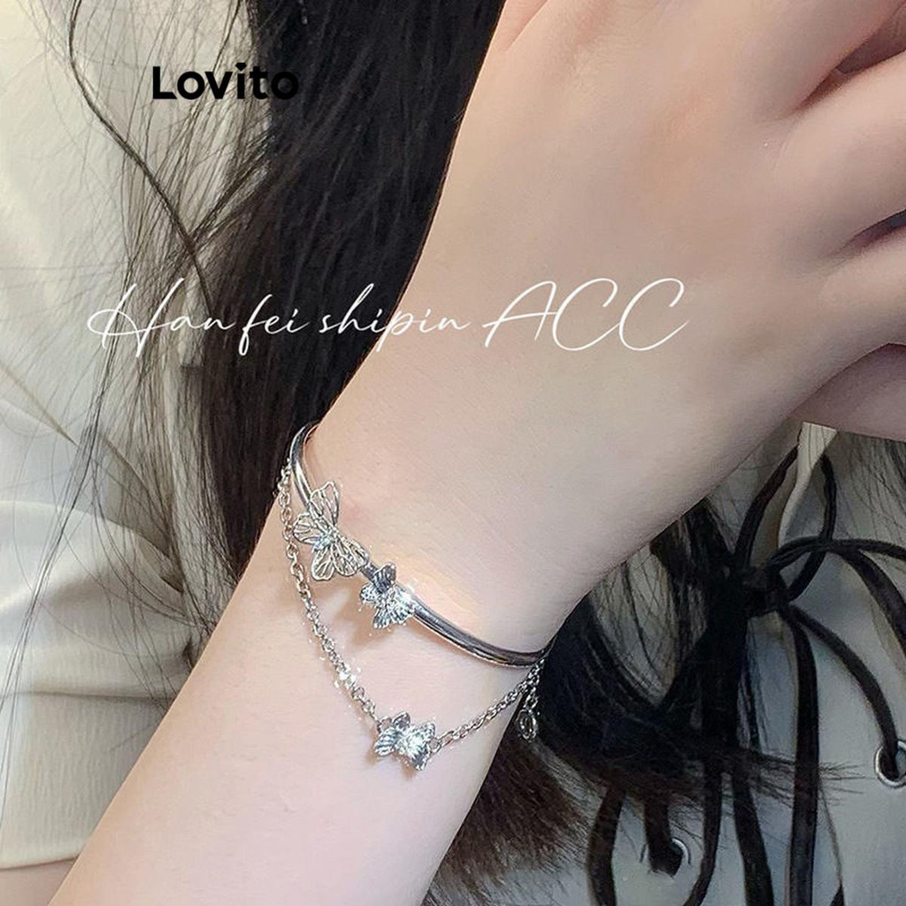 Lovito สร้อยข้อมือผู้หญิง กําไลข้อมือสองชั้น จี้ผีเสื้อ ดีไซน์เรียบหรู สไตล์ลําลอง LFA18040