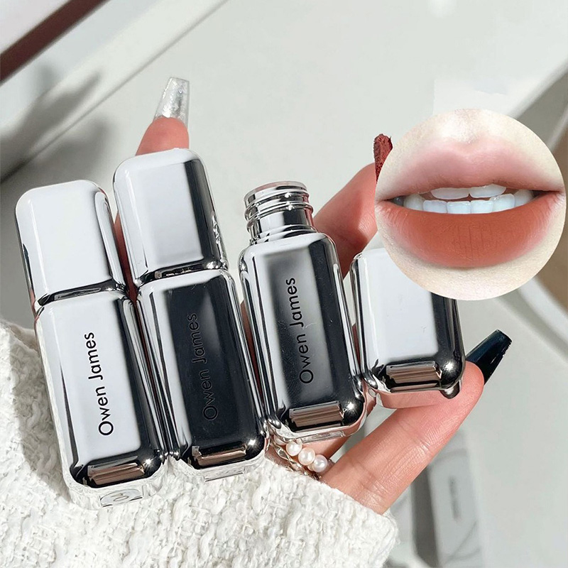 Owen James ชุดลิปกลอส 2 ชิ้น: เนื้อแมตต์ ให้ความชุ่มชื้น เหมาะสําหรับการเดินทางประจําวัน
