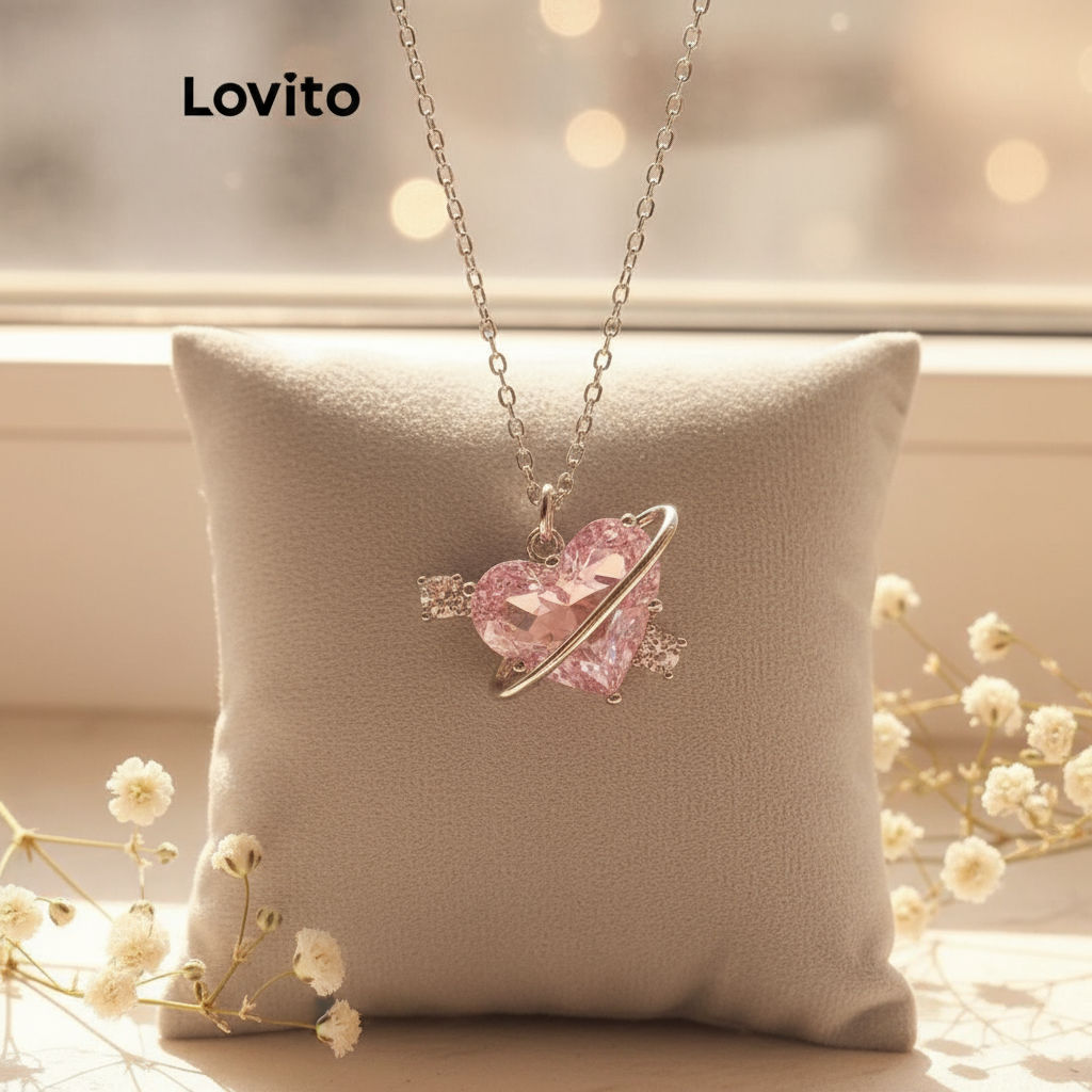 Lovito สร้อยคอผู้หญิง รูปหัวใจ สไตล์ลำลอง LNA28110 (สีเงิน)