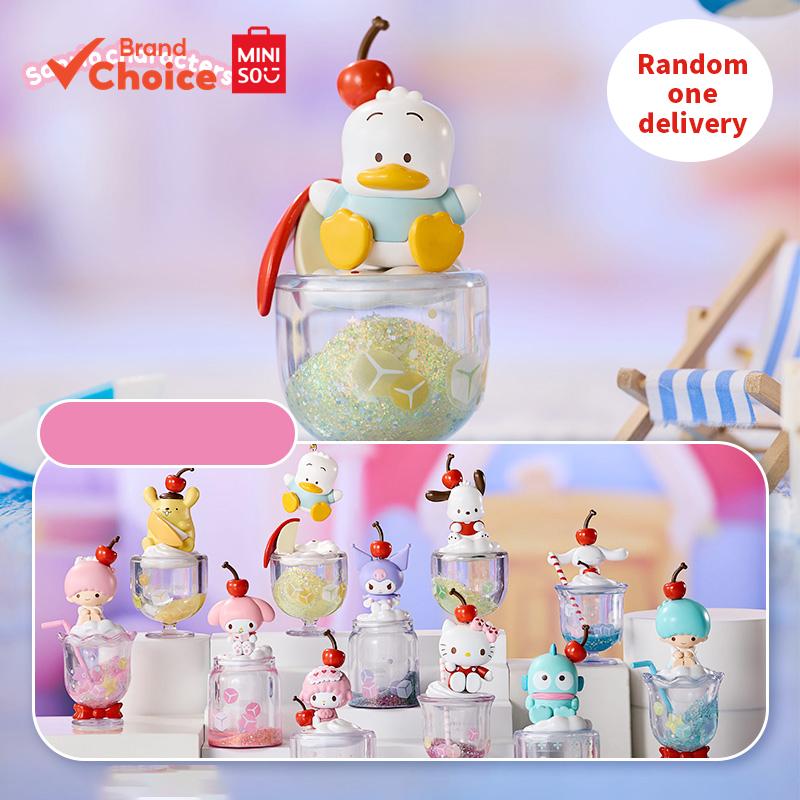 MINISO  Sanrio Characters Vibrant Drink Series - พวงกุญแจกล่องสุ่มสะสม ขนาด 6.5ซม. × 6.5ซม. × 8ซม. (1 ชิ้น, สุ่มส่ง)