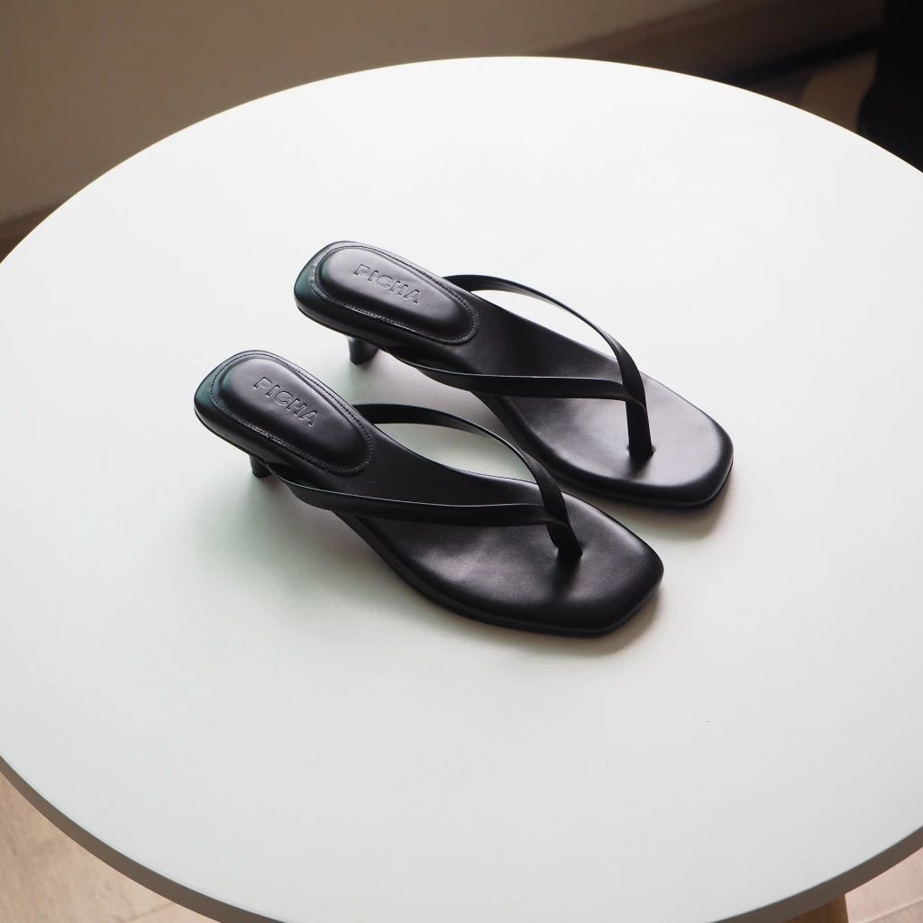 รองเท้าส้นสูงแฟชั่น รุ่นเชอร์รี่ ส้นสูง 1 นิ้ว แบรนด์ PICHA SHOES