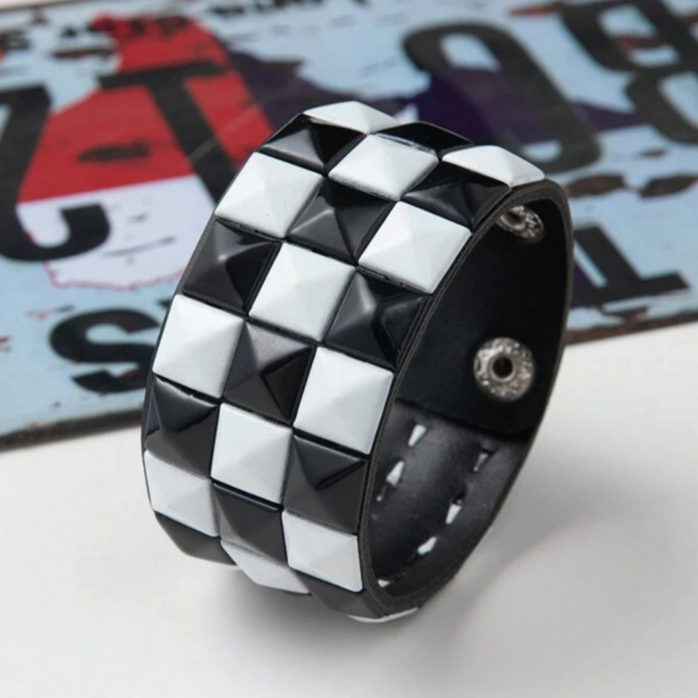 สายรัดข้อมือหนังลายตารางขาวดํา unisex สไตล์พังก์ประดับหมุด รูปที่ 5