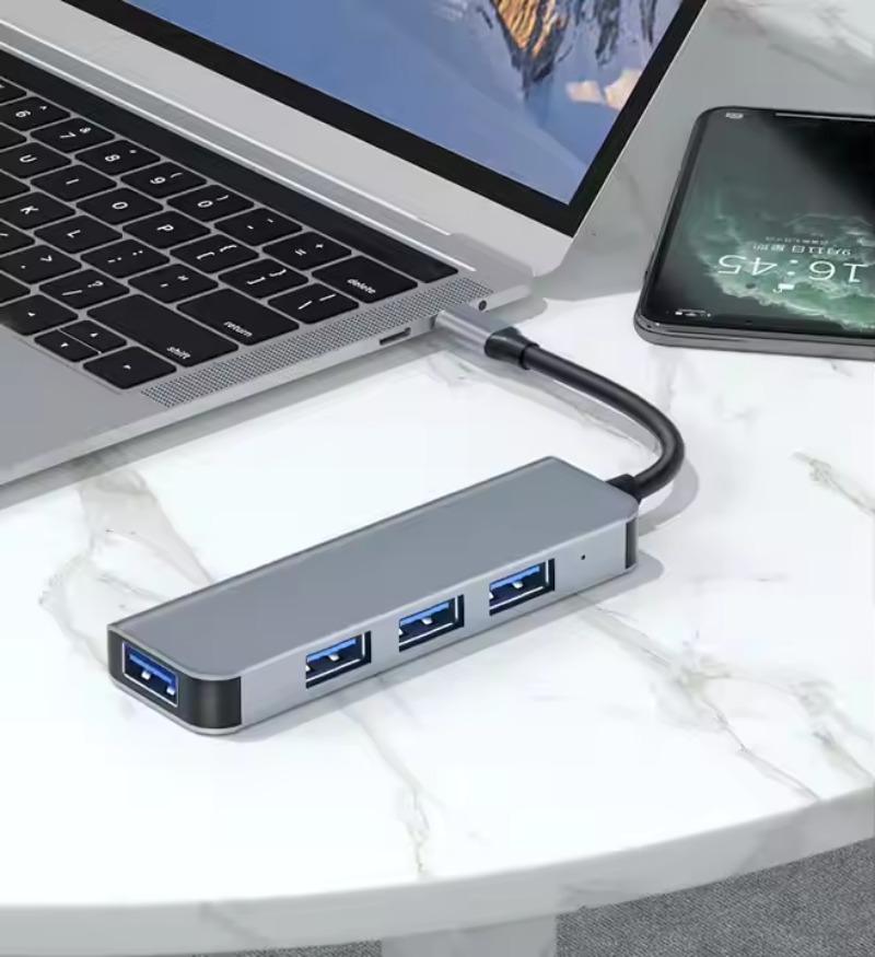 Usb 2.0 3.0 Usb C Multi-port 4 in 1 Hub สําหรับ iPhone แล็ปท็อปแท็บเล็ต 4 พอร์ต Usb C Hub อะแดปเตอร์