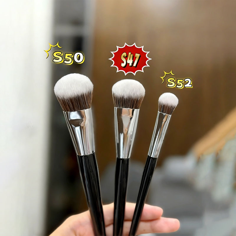 ชุดแปรงแต่งหน้า 3 ชิ้น คอนซีลเลอร์บลัชออนรองพื้น Everyday Essential S47 S50 S52