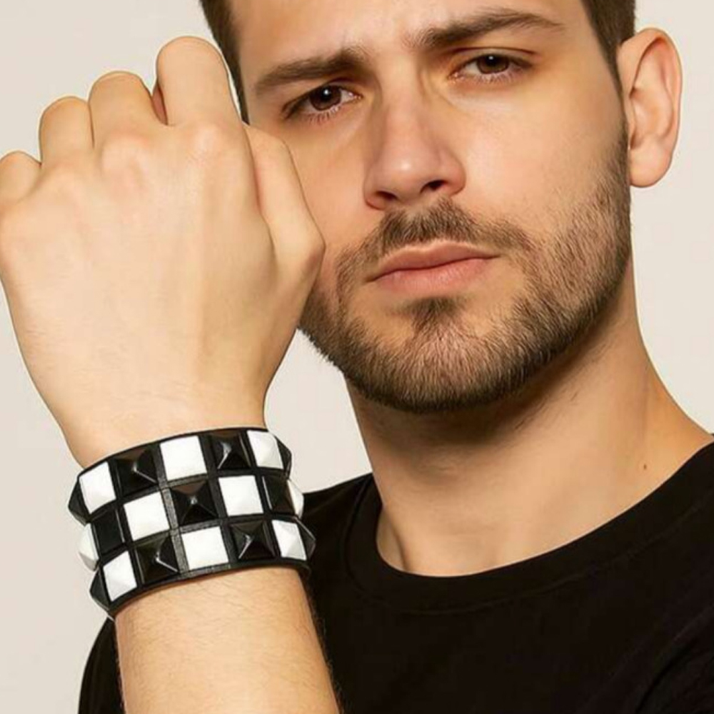 สายรัดข้อมือหนังลายตารางขาวดํา unisex สไตล์พังก์ประดับหมุด รูปที่ 3