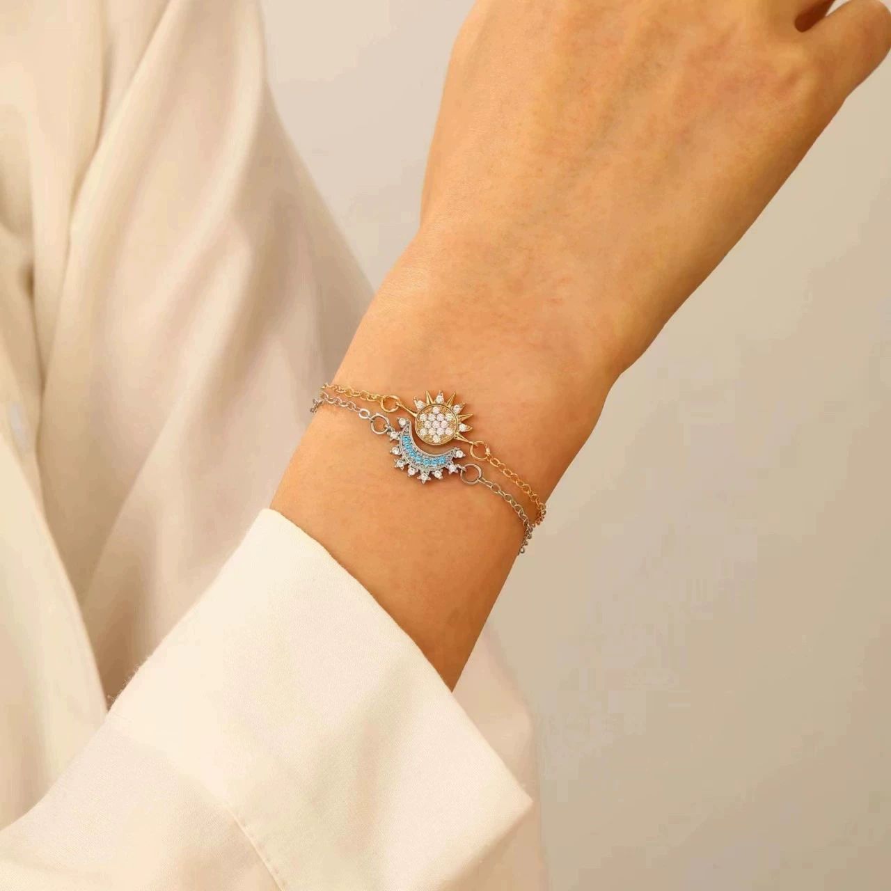 สร้อยข้อมือ Sun Moon Zircon ทองแดงคู่ซ้อนเครื่องประดับ Celestial Body ของขวัญ Unisex