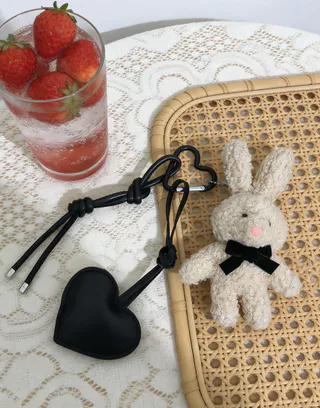 Y2K Plush Bunny พวงกุญแจน่ารักสําหรับกระเป๋า - กระเป๋าเป้สะพายหลัง Kawaii Charms - Coquette ของขวัญสําหรับสาวจี้กระต่าย​