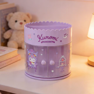 MINISO Sanrio ตัวละคร ซีรีส์ Afternoon Tea กล่องเก็บของตั้งโต๊ะแบบประตูคู่หมุนได้ ขนาด 13.5 ซม. × 13 ซม. × 14 ซม.