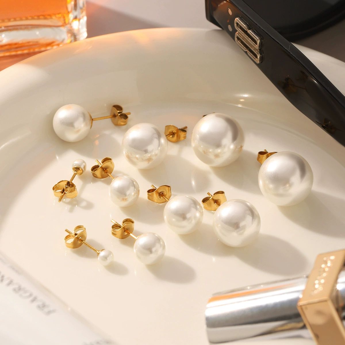 ต่างหูมุกหรูหราฤดูร้อนสําหรับผู้หญิง 18K Gold Plated สแตนเลสสตีลไทเทเนียม Studs ราคา ถูกที่สุด ดีลบีเคเค แกลเลอรีภาพที่ 2