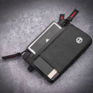 กระเป๋าสตางค์ RFID EDC บางเฉียบสําหรับผู้ชายกันน้ําพร้อมกระเป๋าใส่เหรียญแบบมีซิปและช่องเสียบการ์ดหลายช่อง