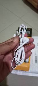 reviewร้านแนะนำหูฟัง Realme Buds 2 เสียงเพราะ แจ๊คกลม มีไมค์ในตัว 2 สี ขาวและดำ พร้อมประกัน 1 ปี comment 2