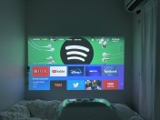 reviewWanbo T2R Max Projector 4K HD โปรเจคเตอร์ โปรเจคเตอร์พกพา Built In Android 9 0 comment 1