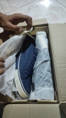 reviewMc Jeans รองเท้าผ้าใบ กันน้ำ สียีนส์ พร้อมเชือกรองเท้า ทรงสวยคลาสสิก ใส่ได้ทั้งชายและหญิง M09Z016 comment 2