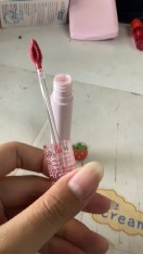 reviewลิปหมี ลิปกลอส ฉ่ำวาว ติดทนนาน กันน้ำ ลิปสติก Cappuvini Bear gloss Lip comment 5