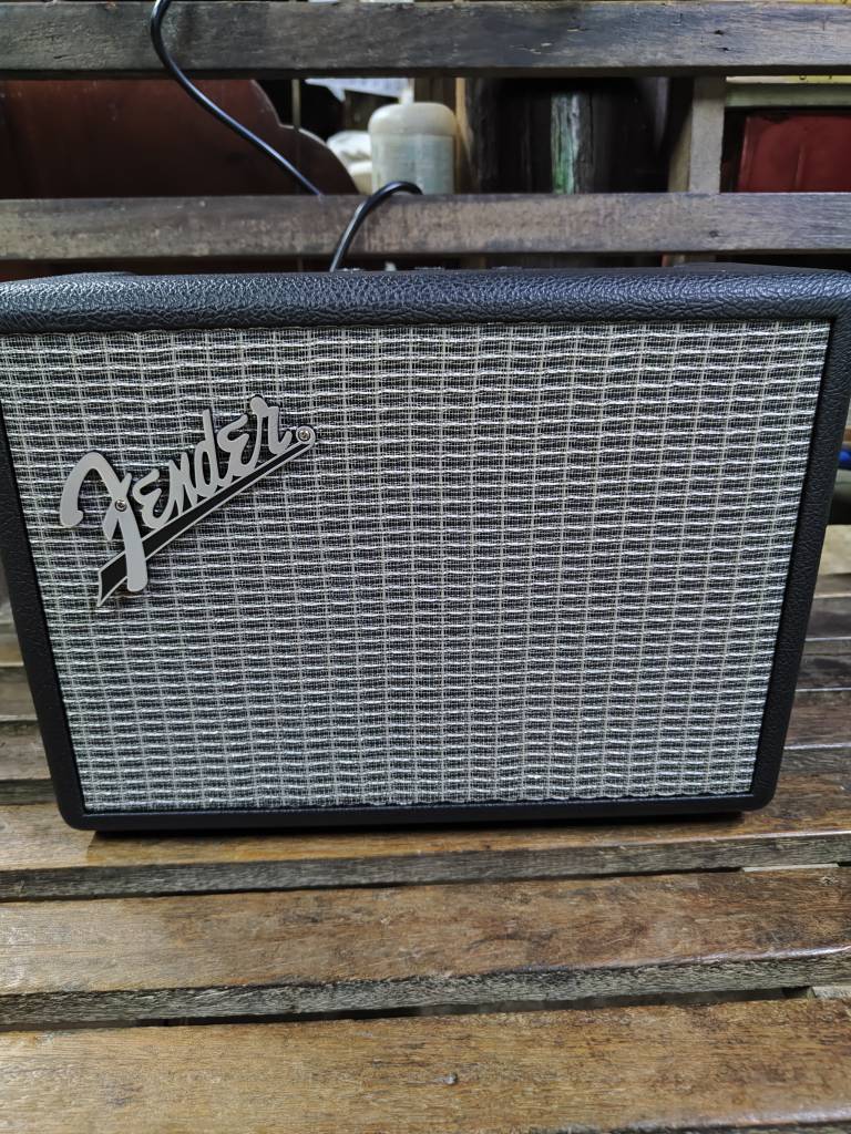 Fender MONTEREY BLACK AND SILVER | lupon.gov.ph