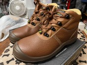 review รับประกัน 3 เดือนSafety Jogger รุ่น BESTZIP รองเท้าเซฟตี้หุ้มข้อหัวเหล็ก แผ่นเหล็กกันทะลุ หนังแท้และกันน้ำ สีน้ำตาล comment 1