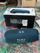 reviewลำโพงบลูทูธ JBL รุ่น Charge 5 มี 3สี สีดำ สีเทา สีฟ้า by Singer comment 2