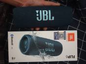 reviewJBL Flip6 Portable Waterproof Speaker ลำโพงบลูทูธพกพา เลือกสีได้  comment 2