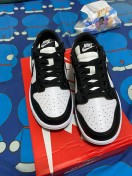 review ยิงจริง Nike SB Dunk low white black ของแท้100รองเท้าผ้าใบ รองเท้า รองเท้าวิ่ง รองเท้า nike comment 2