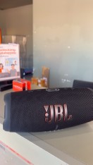 reviewลำโพงบลูทูธ JBL รุ่น Charge 5 มี 3สี สีดำ สีเทา สีฟ้า by Singer comment 5