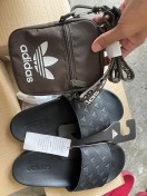 reviewร้านแนะนำAdidas รองเท้าแตะนิ่ม Adilette Comfort GZ5896 GZ5891 GZ5893 GV9735 GV9736ป้ายไทย comment 2