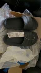 reviewAdidas Collection อาดิดาส รองเท้าแตะ รองเท้าแบบสวม Adilette 22 Slides HQ4672GX6950GX6947HQ4670HQ6465 2000  comment 1