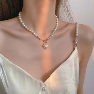 ใหม่ สร้อยคอโซ่ จี้รูปหัวใจ ประดับไข่มุก แบบเรียบง่าย สไตล์แฟรี่ สําหรับผู้หญิง
