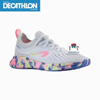 Decathlon ดีแคทลอน รองเท้าวิ่ง ผู้หญิง รุ่น Kiprun KN500 ( สีเทาอ่อน ) รองเท้าวิ่ง รองเท้า รองเท้าผ้าใบ