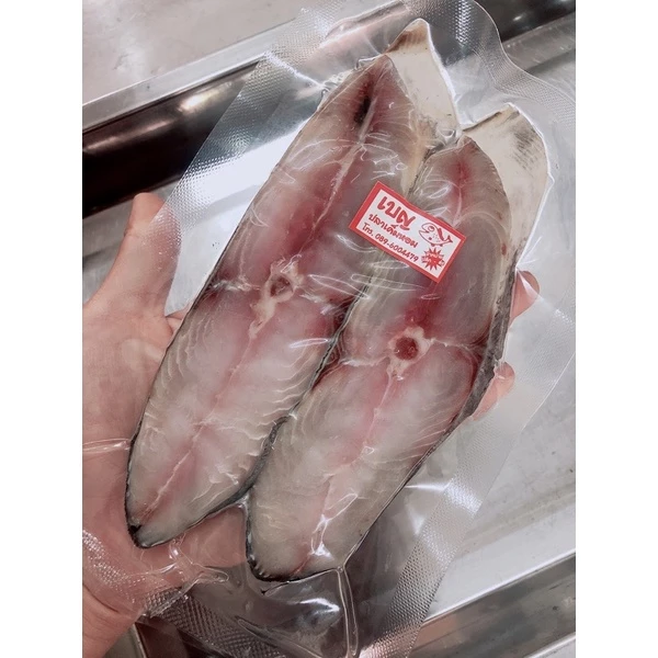 เนื้อปลาอินทรีย์เค็มหอม 1 แพ็ค 2 ชิ้น น้ำหนัก 130-150 กรัม ปลอดสารเคมี สะอาดสดใหม่แพ็คซีลสูญญากาศ ดองเค็มกลางทะเลอ่าวไทย