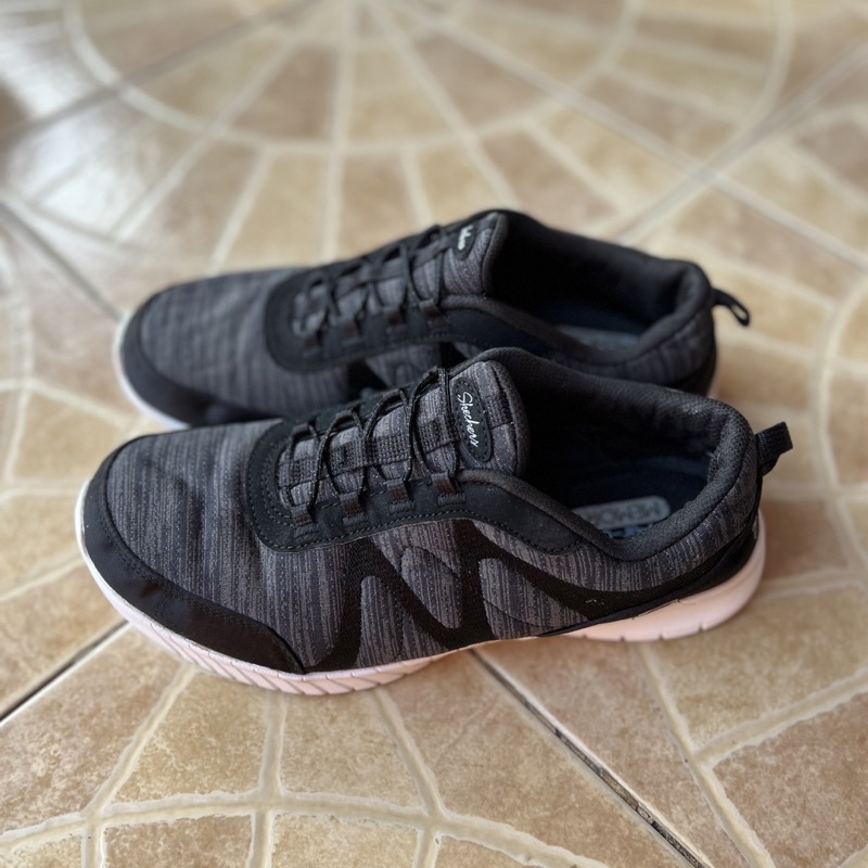 Skechers slip-on มือสอง ไซซ์ 38/25