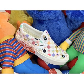 รองเท้าผ้าใบลําลอง รุ่น Forg Skate x Vans Slip-on Ltd สไตล์เรโทร สําหรับผู้ชาย และผู้หญิง สีขาว