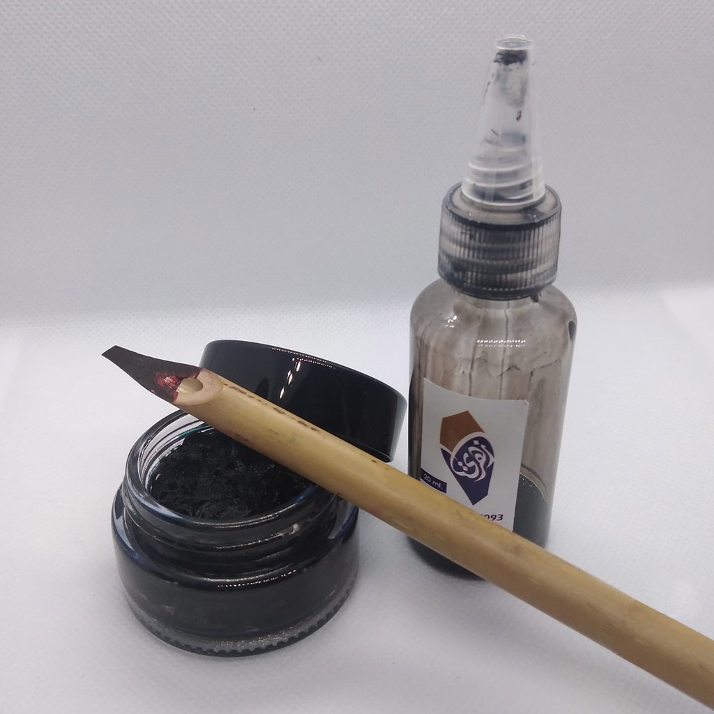 ใช้ขวดแก้วบรรจุผ้าไหม 20กรัม เพื่อทำให้หมึกภายในบรรจุภัณฑ์คงที่  عبوة زجاجية حرير للخط العربي - รูปที่ 2