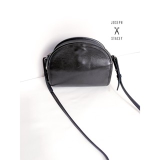 กระเป๋ามือสอง ราคา 399 บาท ครอสบอดี้ หนังแท้ ถอดแยกใบลูกได้ แบรนด์ Joseph Stacey สายยาวสายเดิม  *ซับในเลอะนิดหน่อย*