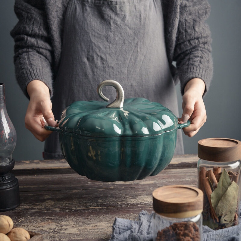 【จัดส่งภายใน 24 ชม】Dutch Oven Pumpkin-Shaped Cast Iron Pot Enamel Soup Pot เตาอบดัตช์ หม้อเหล็กหล่อรูปฟักทอง หม้อซุปเคลื