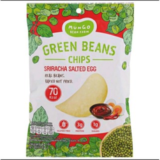 ขนมถั่วเขียวแผ่นรสซอสศรีราชาไข่เค็ม Mungo Bean Farm Green Bean Chips Sriracha Salted Egg 15g.