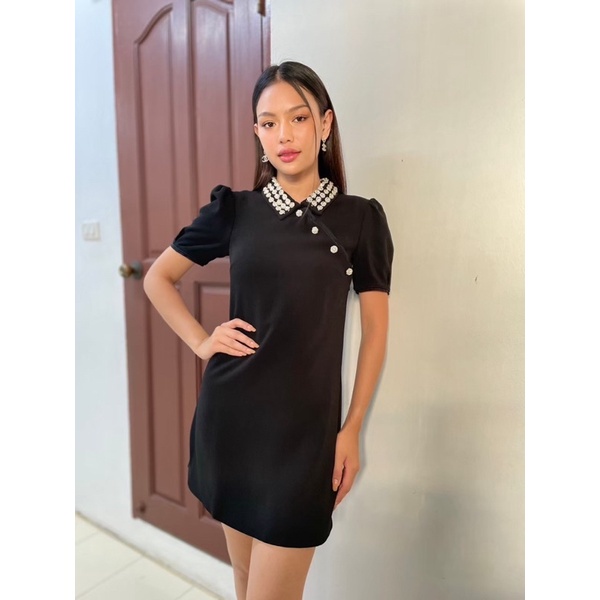 MG053BK-1022 : Black Diamond Collar Crepe Dress