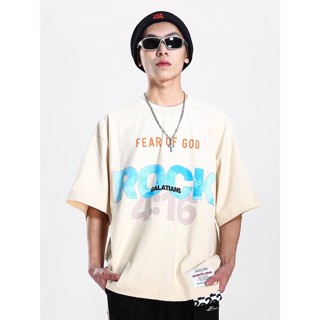 Rrr123 เสื้อยืดคอกลม แขนสั้น ผ้าฝ้าย ทรงหลวม ลาย Co-brand FOG FEAR OF GOD สไตล์ฮิปฮอป สตรีท อเมริกา สําหรับผู้ชาย ผู้หญิง