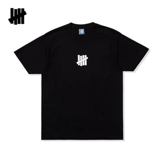 เสื้อยืดผู้ชาย Undefeated เสื้อยืดลําลอง คอกลม พิมพ์ลายโลโก้ คลาสสิก สําหรับผู้ชาย และผู้หญิง