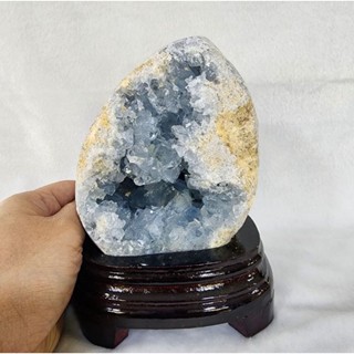 โพรงหินเซเลสไทต์ ผลึกหินเซเลสไทต์(Celestite)หรือหินเซเลสไทน์ สูง 14 ซม.กว้าง 14 ซม.หนา 8.5 ซม.น้ำหนัก 1.7 kg.