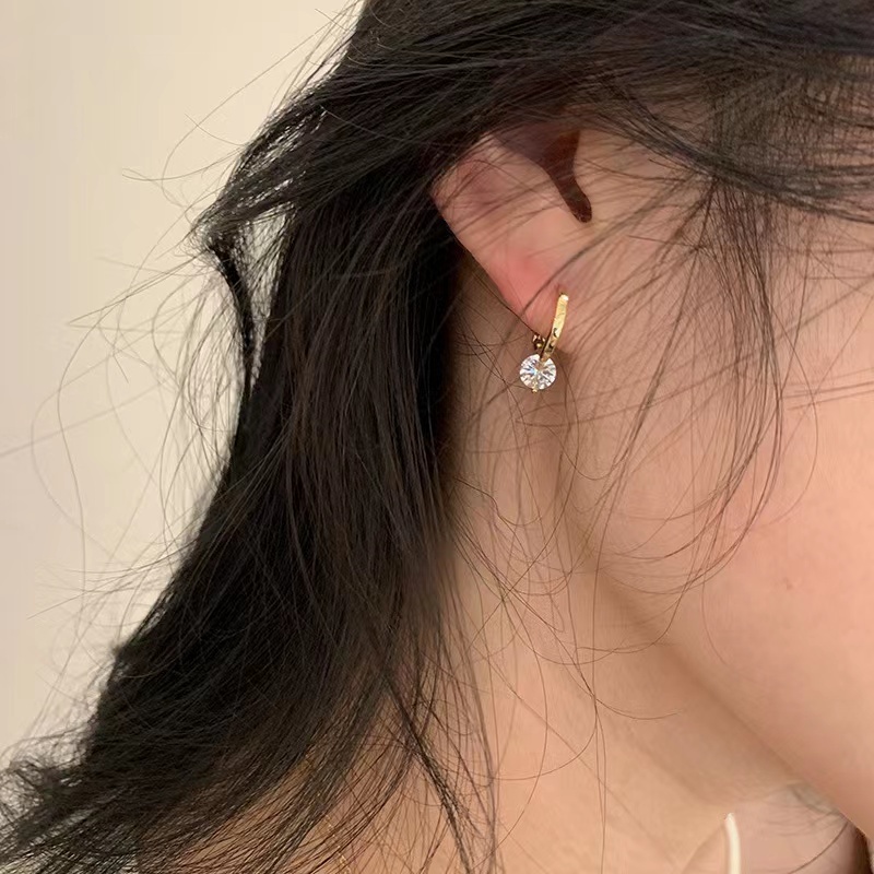 จากไทย 1วันถึง ต่างหูเพทายขนาดเล็ก | เรียบง่าย สวยหรูหรา | เข้ากับทุกการแต่งกาย สำหรับสุภาพสตรี