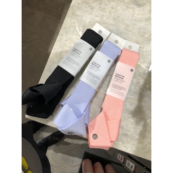 สายรัดเสื่อโยคะ lululemon Loop It Up Mat Strap ของแท้!!ส่งฟรี!!