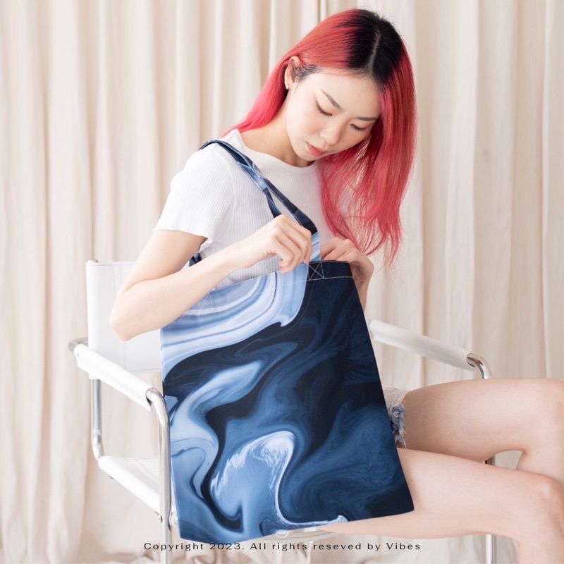 🌟HOT🌟vibes.brandd〰️Dark Flow tote bag 〰️ กระเป๋าผ้า vibes มีผ้า3แบบ