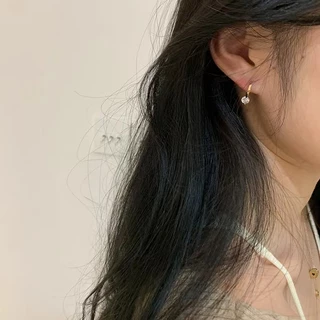 จากไทย 1วันถึง💕ต่างหูเพทายขนาดเล็ก | เรียบง่าย สวยหรูหรา | เข้ากับทุกการแต่งกาย สำหรับสุภาพสตรี