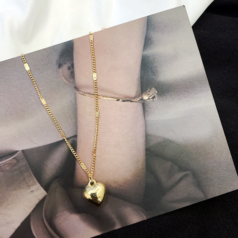 【XINYIA】24k สร้อยคอโซ่ ซาอุดิโกลด์ จี้รูปหัวใจ หรูหรา กระดูกไหปลาร้าโซ่บาง สําหรับผู้หญิง เรียบง่ายและหลากหลาย ของขวัญออกเดท