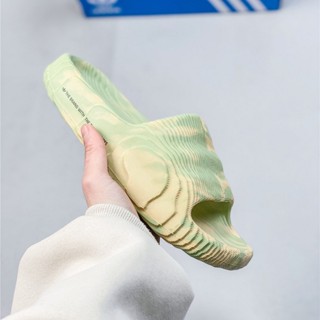 Adidas clover ADILETTE 22 รองเท้าแตะ รองเท้าชายหาด สําหรับผู้ชาย และผู้หญิง